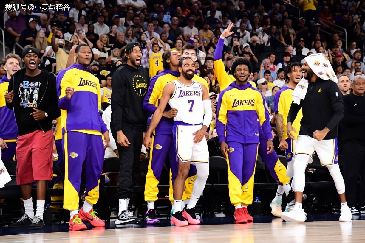 比外援好使！郭昊文半场12中7得到19分（郭昊文半场12投7中斩获19分，状态压过外援）