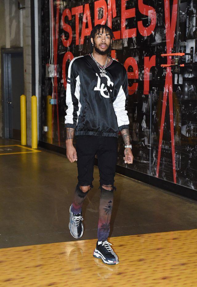 杨瀚森转正迎重大突破，雄鹿寻求交易罗威+格兰特，开拓者迎巨变（杨瀚森转正迎里程碑突破，雄鹿谋划打包罗威与格兰特，开拓者或将大变天）