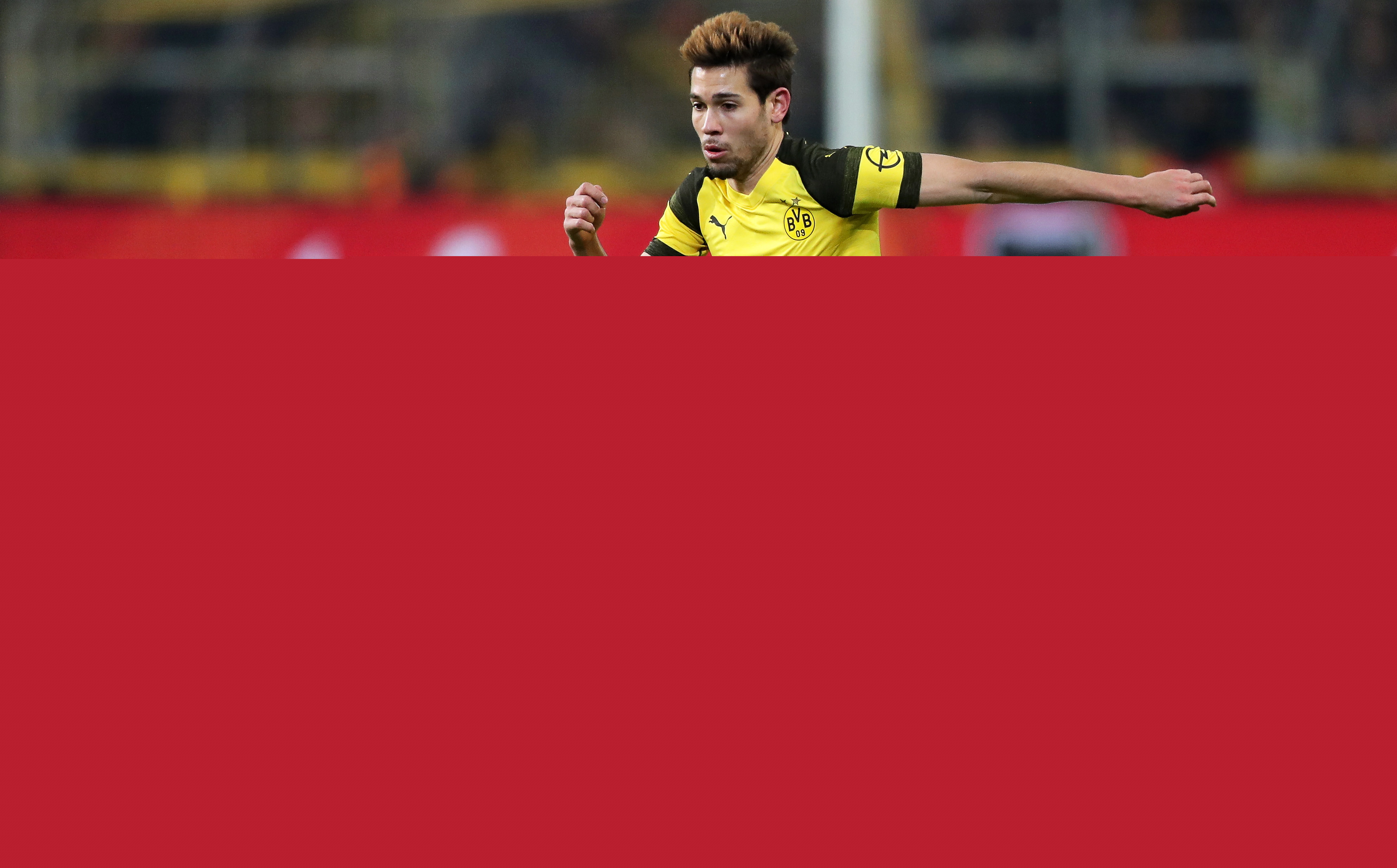 表现不多！维金斯半场6中3拿到6分2板3助 正负值-19（维金斯半场低迷：6投3中仅6分2板3助，正负值-19）