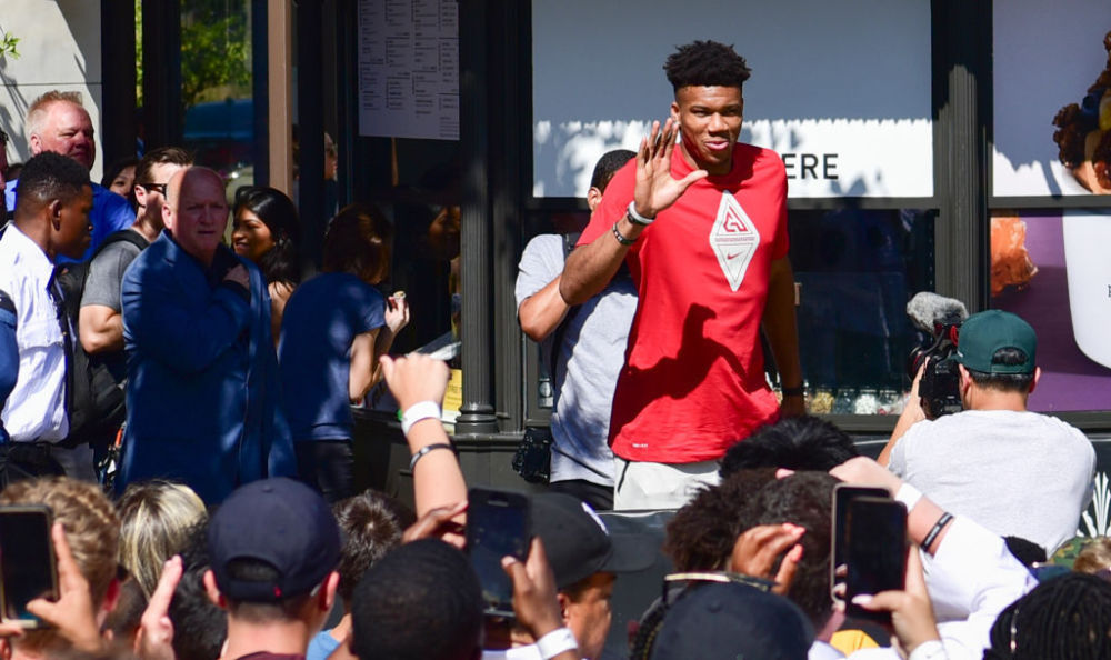 1分08秒，路易斯打进申花自2020年11月以来中超最快进球（开场68秒！路易斯为申花打入自2020年11月以来队内中超最快一球）