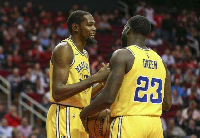 里程碑！米切尔生涯三分命中总数达到1700个（米切尔命中生涯第1700记三分，达成里程碑）