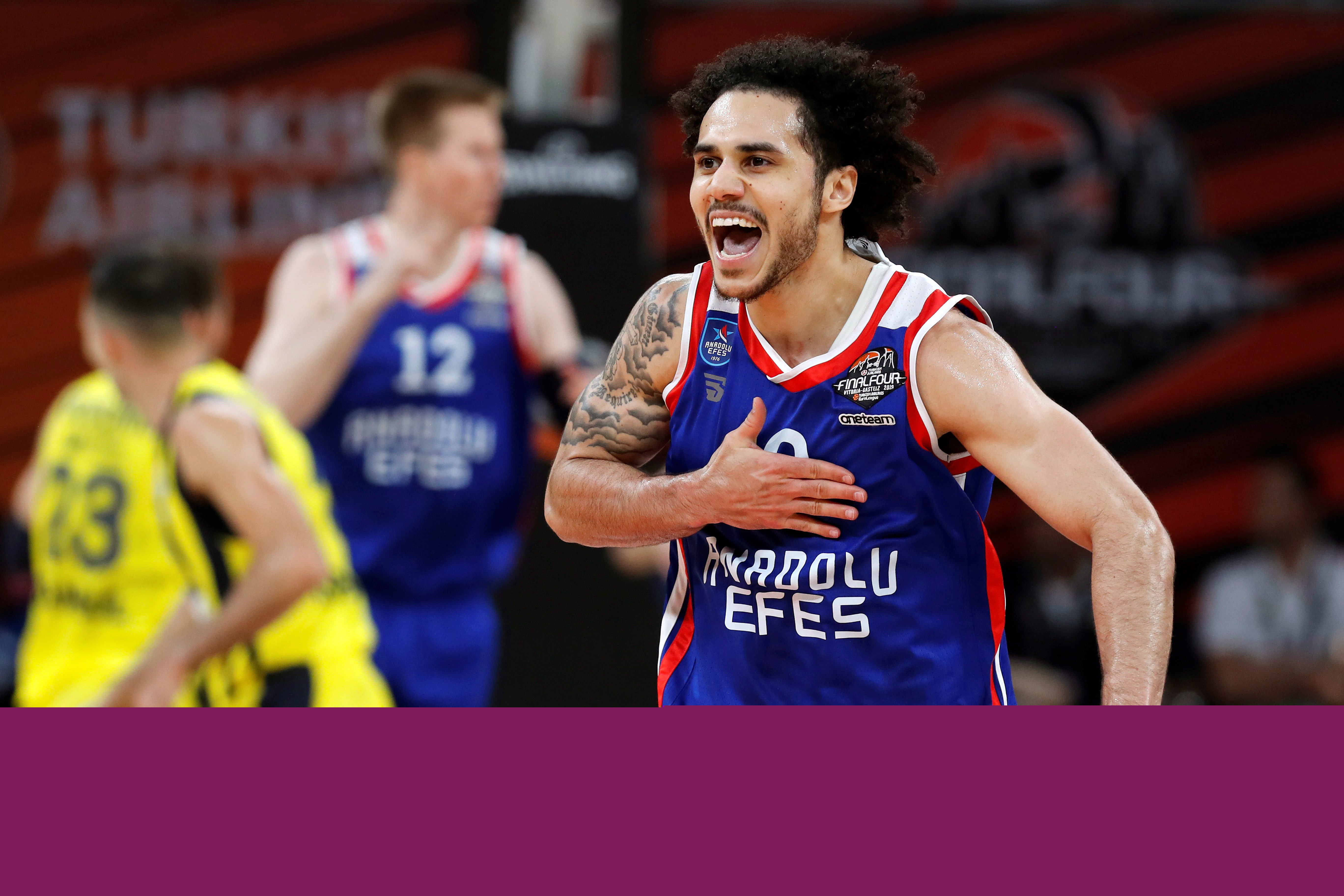 世界杯官方发布直通队伍集结海报：42个国家，同一个梦想（世界杯官宣直通队集结海报：42国同心逐梦）