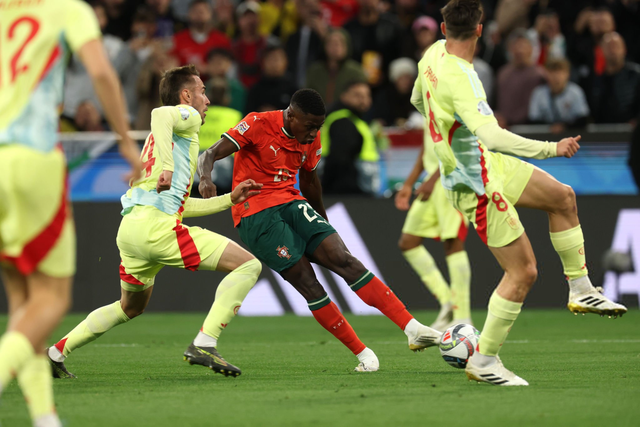 今天打得好！大洛佩斯3记三分球拿到11分5板2帽（大洛佩斯表现出色：3记三分斩获11分5篮板2封盖）