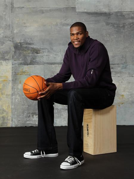 挑起大梁！卡斯尔狂轰30+10+6，得分创赛季新高（扛起重任！卡斯尔爆砍30分10篮板6助攻，刷新赛季得分新高）