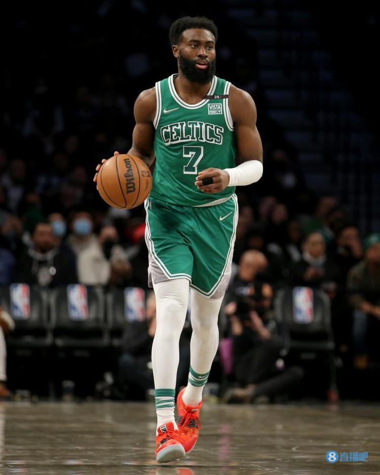 提升明显！费兰本赛季西甲已打入11球，超越个人上赛季10球（状态飙升！费兰本季西甲收获11球，超越上季10球）