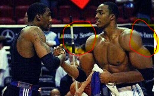 两位最老会员为新诺坎普开球，1957年球场建成时就曾见证（曾见证1957年落成的两位最年长会员为新诺坎普开球）