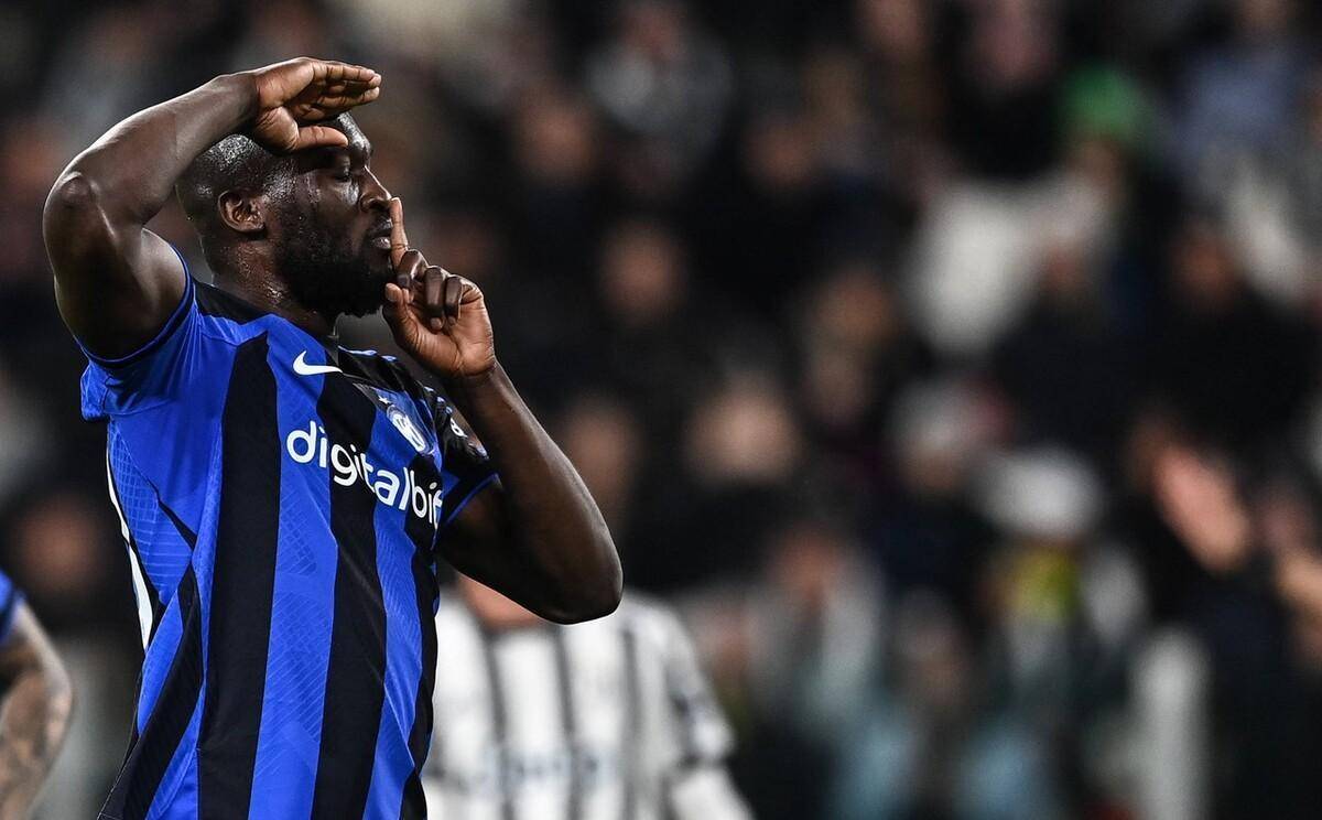 图片报：于帕想在新合同第一年就加入解约金条款，拜仁不同意（图片报：于帕希望新合同首年设解约金条款，遭拜仁拒绝）